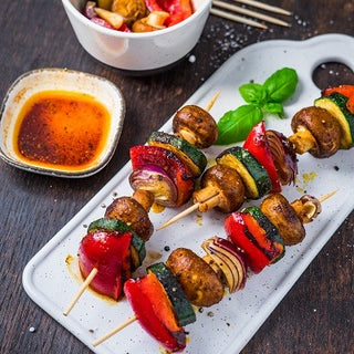 Brochettes de légumes marinés au curcuma Brochettes de légumes marinés au curcuma