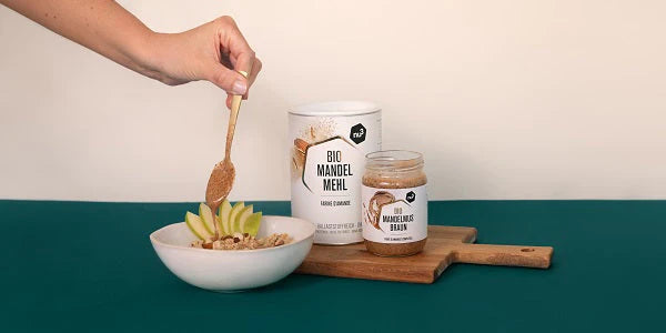 Breakfast-bowl à la purée d'amande complète