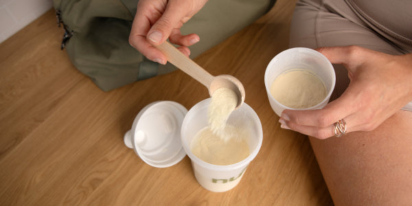 Préparation de la glutamine en poudre dans un shaker