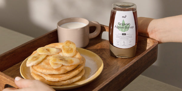 Sirop d'agave bio nu3 sur des pancakes