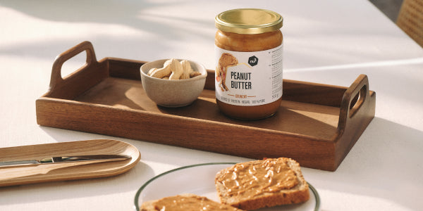 nu3 Beurre de cacahuètes crunchy servi sur du pain