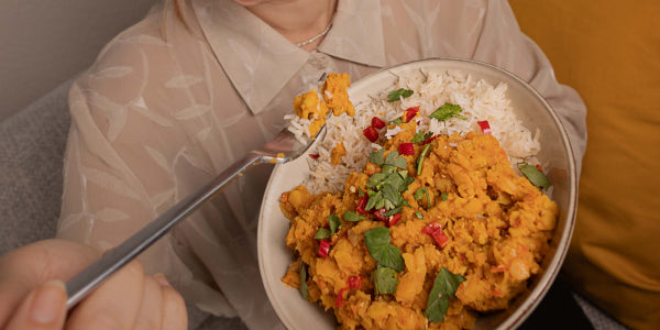 Bol de riz et curry de lentilles